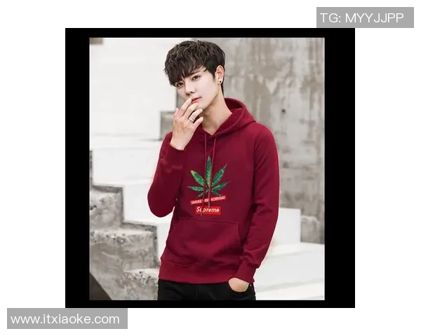 冬季必备足球球星圆领卫衣加绒款舒适保暖时尚休闲运动长袖套头衫