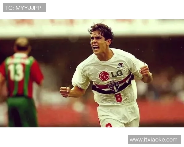 自律与坚持的典范 足球球星如何用自律成就辉煌职业生涯